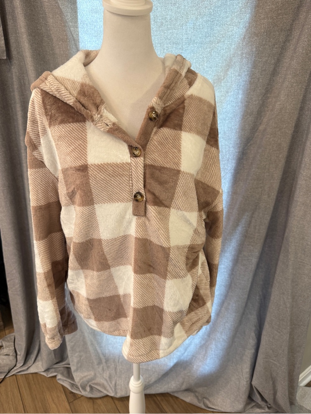 NWOT Large Fuzzy Plaid Quarter Button Hooded Sweatshirt Pullover Cozy Casual